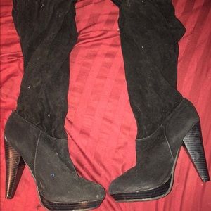 Heeled boots